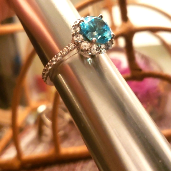 CZ BLUE STERLING SILVER RING HIGH QUALITY Cubic Zirconia 925 - Picture 3 of 3